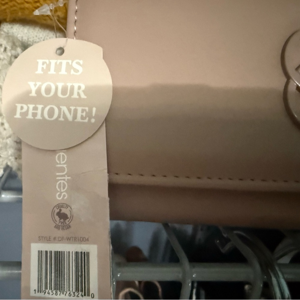 Daisy Fuentes Blush Women's Clutch Clutch-NWT - Picture 3 of 5